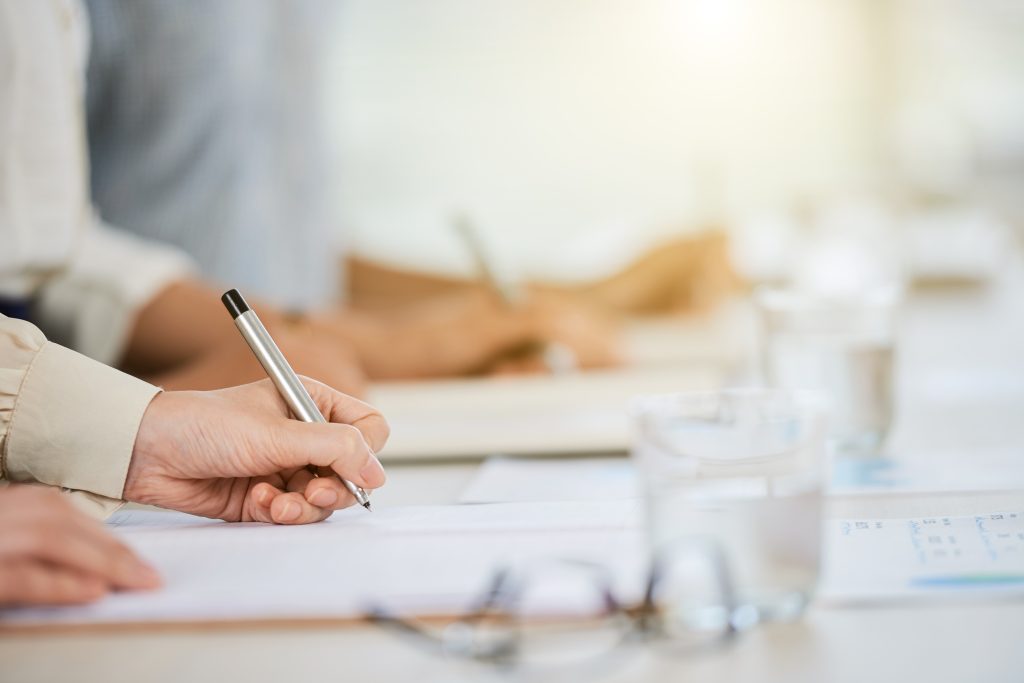 استخدام رسمی